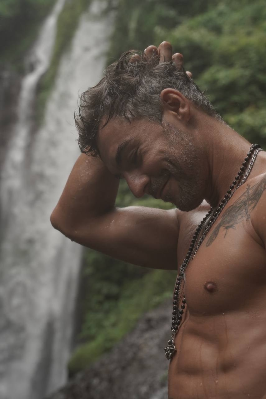 Мужской портрет, мужская фотосессия. Портретный и ню фотограф в Москве Александра Мишура