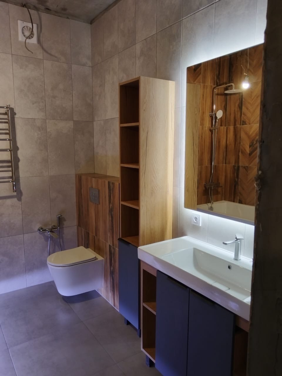 Ванная комната (с. Осиново, ул. Солнечная, д. 67а). Ремонт санузла, туалета, ванной под ключ в Казани. Укладка плитки