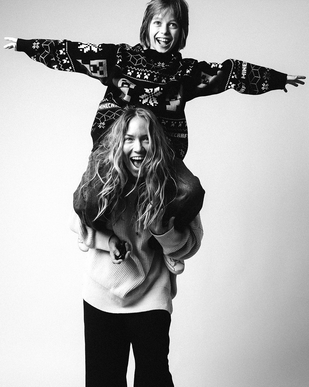 Чб на белом