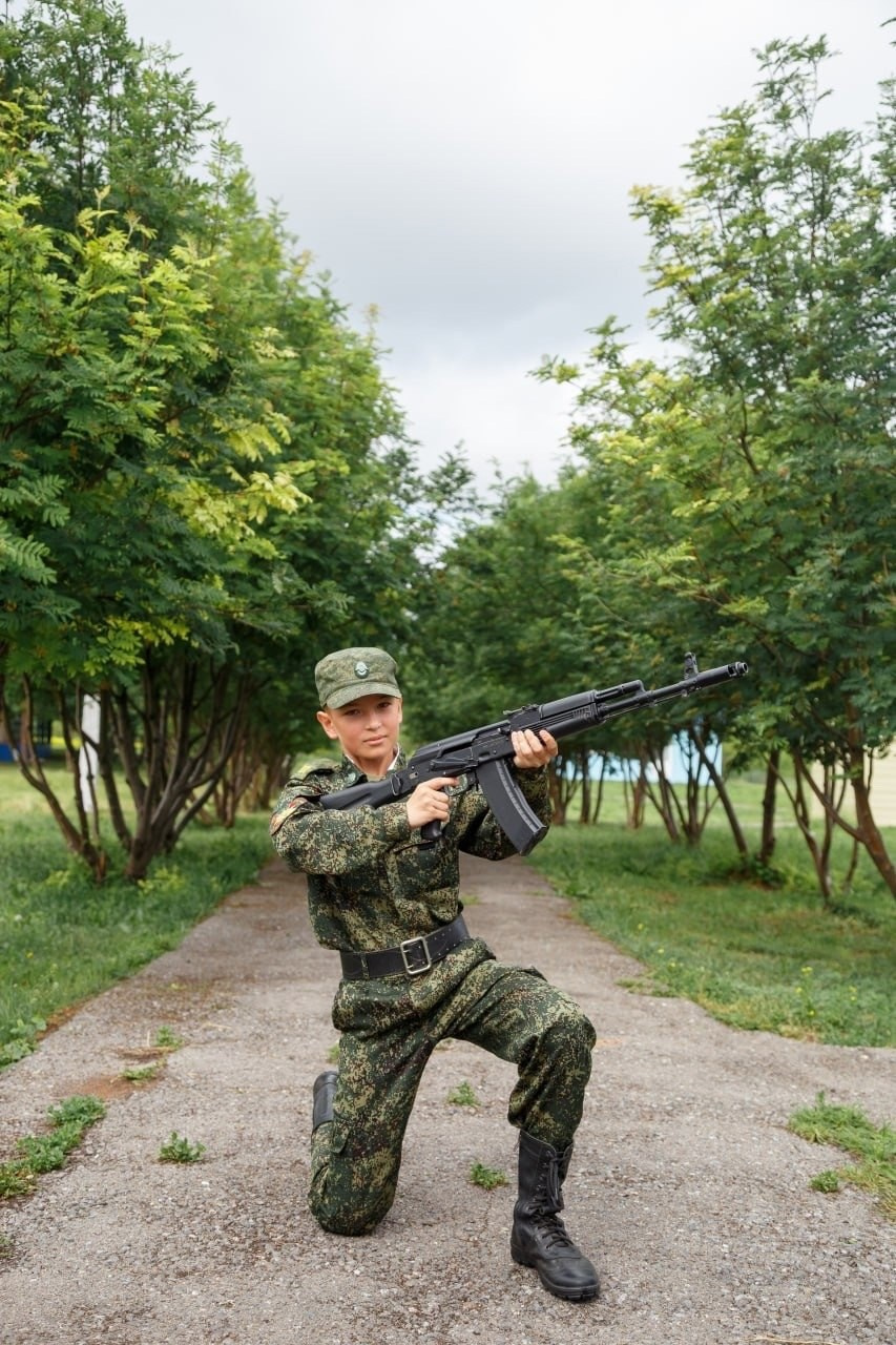 Выпускной альбом, последний звонок. Akhmadeevmedia.ru