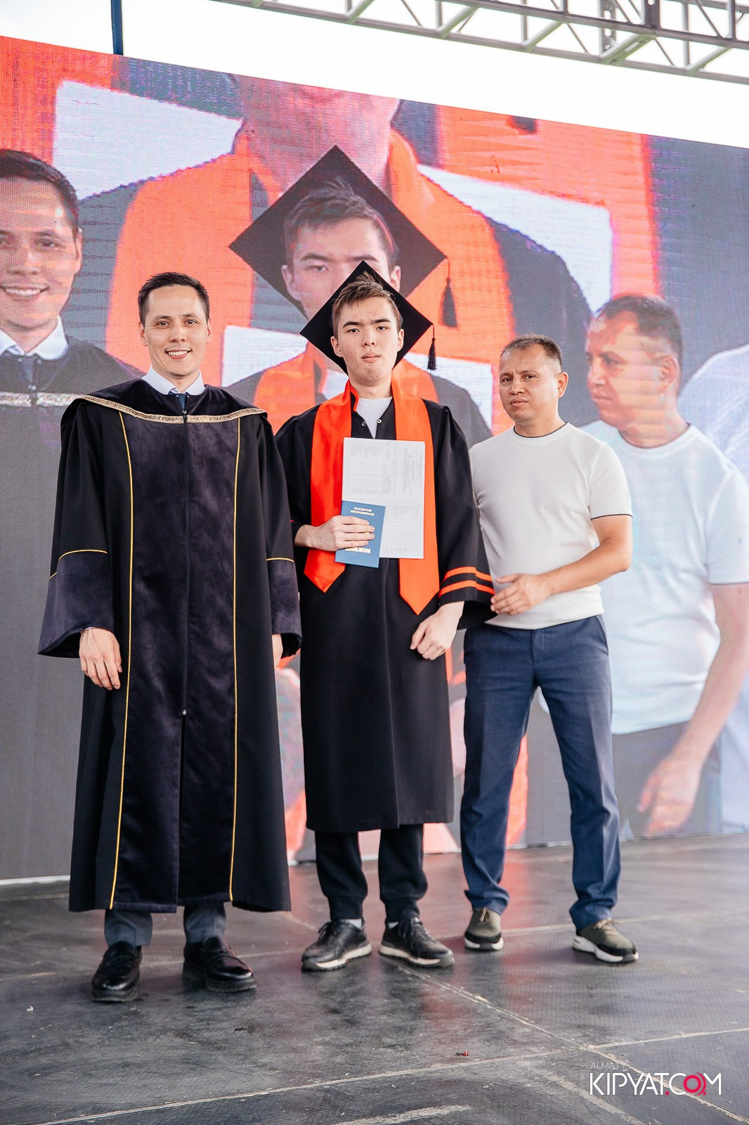 ВРУЧЕНИЕ ДИПЛОМОВ — НАРХОЗ КОЛЛЕДЖ. Part 3. КИПЯТКОМ АЛМАТЫ!