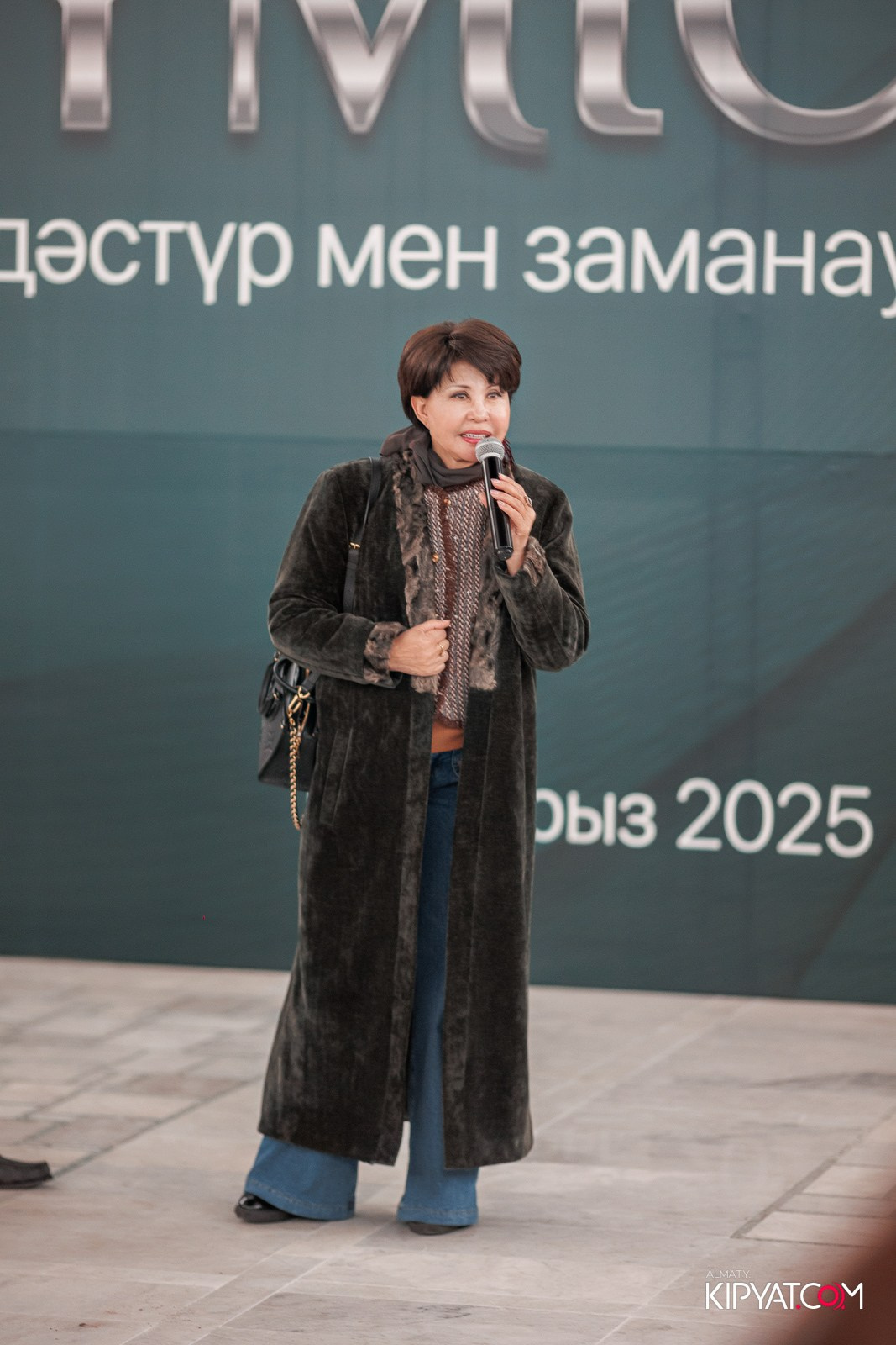 FASHION ПОКАЗ, КАЗАХСКОЙ НАЦИОНАЛЬНОЙ ОДЕЖДЫ. КИПЯТКОМ АЛМАТЫ!