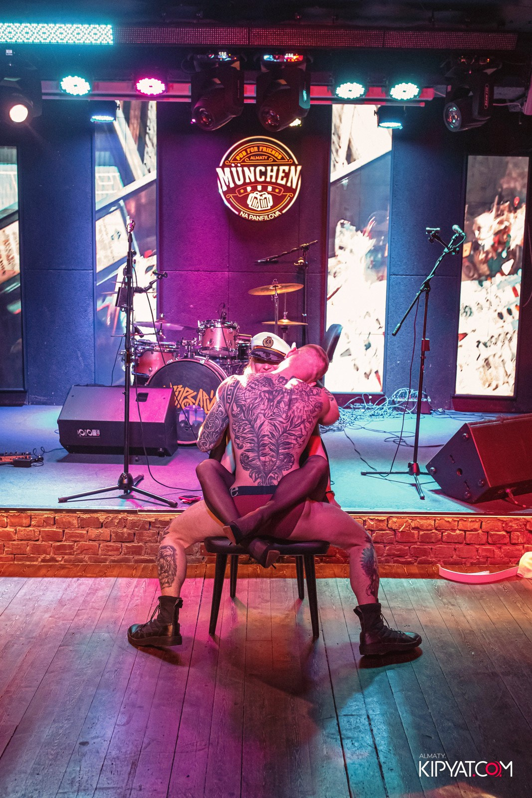 MUNCHEN PUB NA PANFILOVA. КИПЯТКОМ АЛМАТЫ!