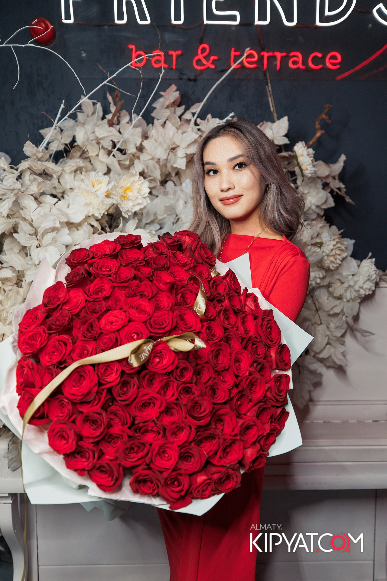 FRIENDS BAR & TERRACE. КИПЯТКОМ АЛМАТЫ!