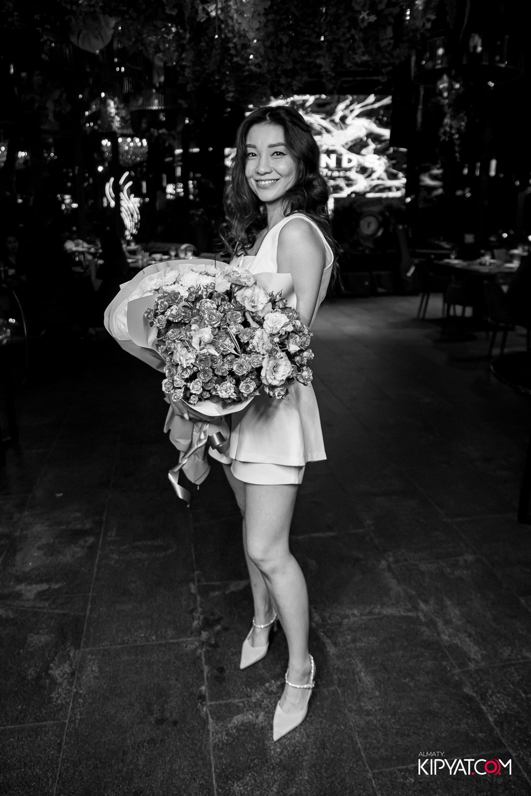 FRIENDS BAR & TERRACE. КИПЯТКОМ АЛМАТЫ!