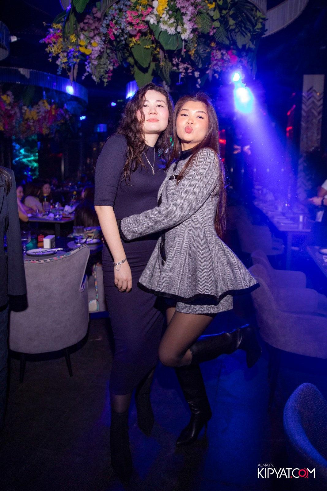 FRIENDS BAR & TERRACE. КИПЯТКОМ АЛМАТЫ! Фотосъемка мероприятий в Алматы