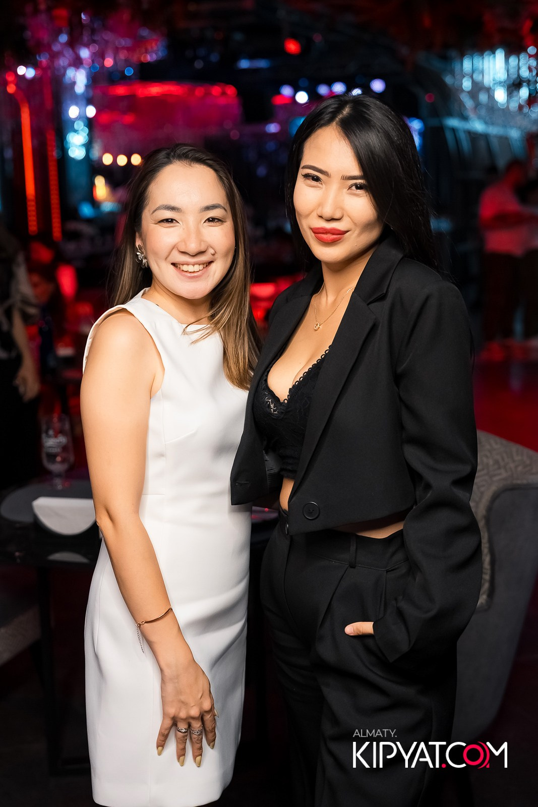 FRIENDS BAR & TERRACE. КИПЯТКОМ АЛМАТЫ!