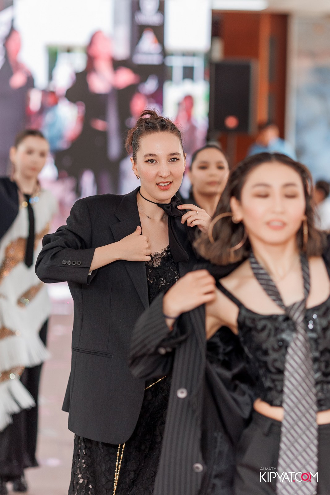 JUNIOR FASHION SHOW. КИПЯТКОМ АЛМАТЫ!