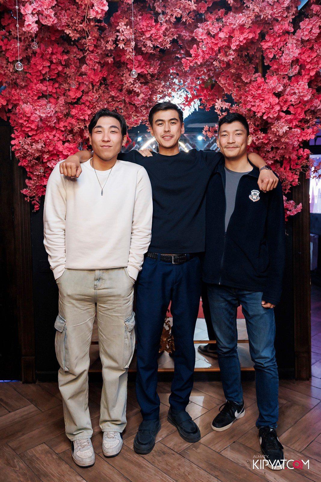 ЗАЯ, НА БИС. КИПЯТКОМ АЛМАТЫ!