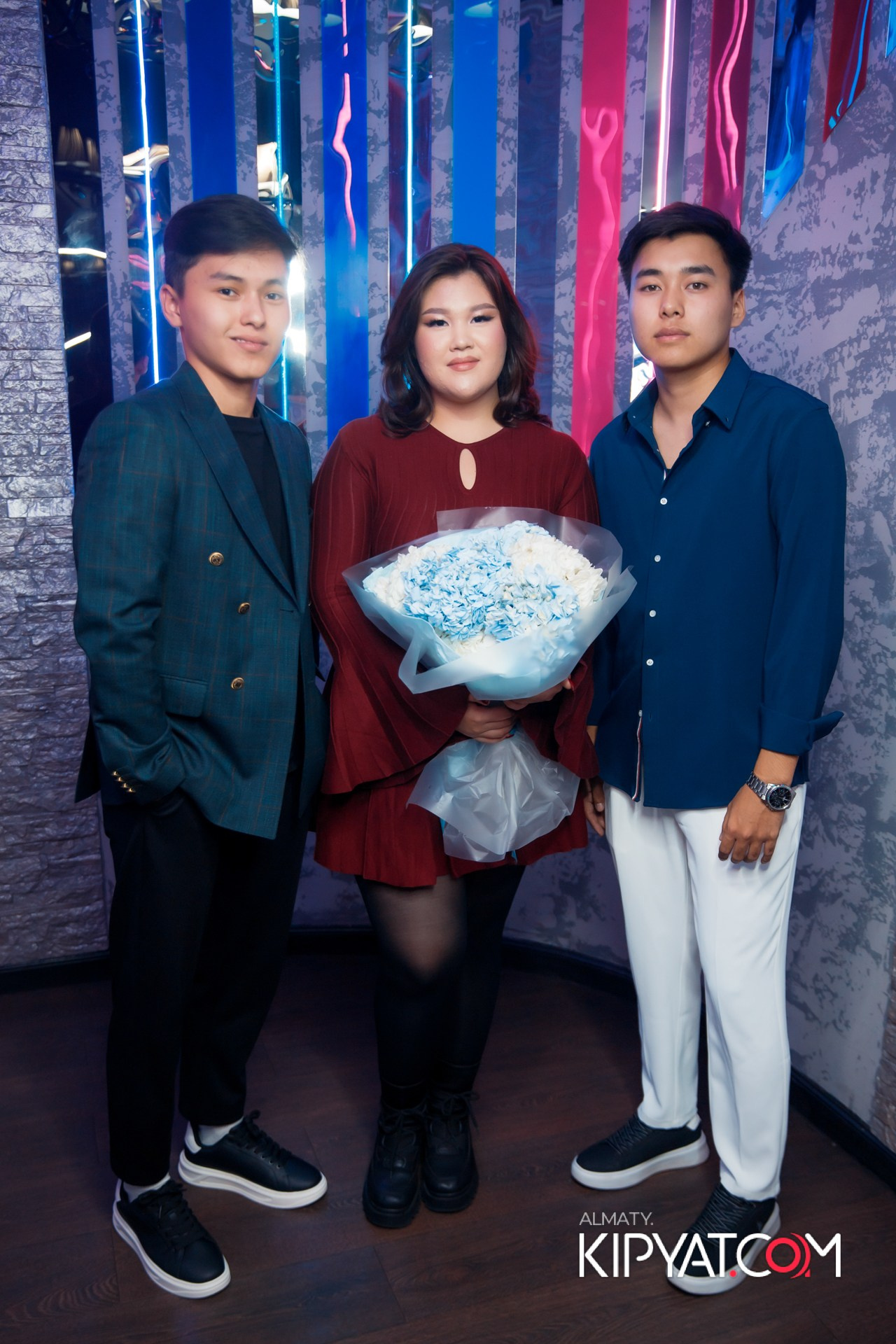 Ухо и Медведь на Гагарина. КИПЯТКОМ АЛМАТЫ!