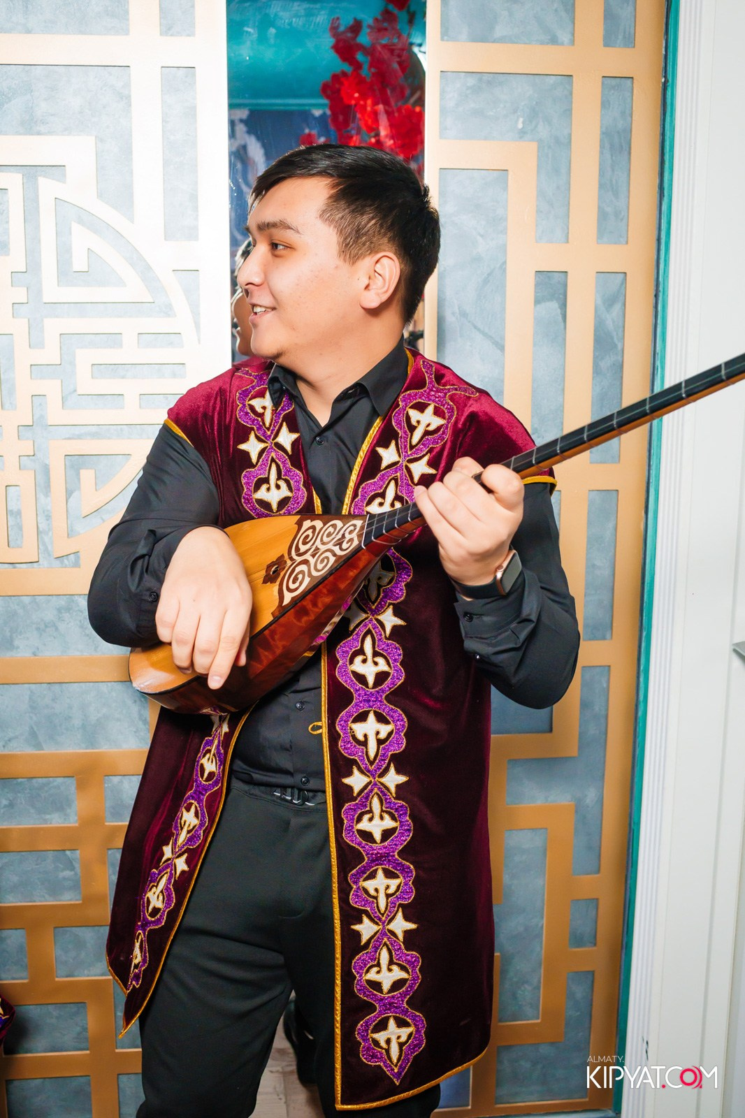 УХО И МЕДВЕДЬ НА ГАГАРИНА. КИПЯТКОМ АЛМАТЫ!