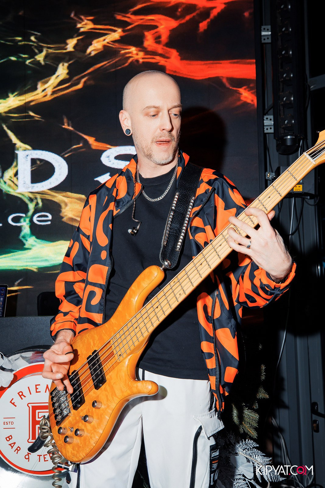 FRIENDS BAR & TERRACE. КИПЯТКОМ АЛМАТЫ!