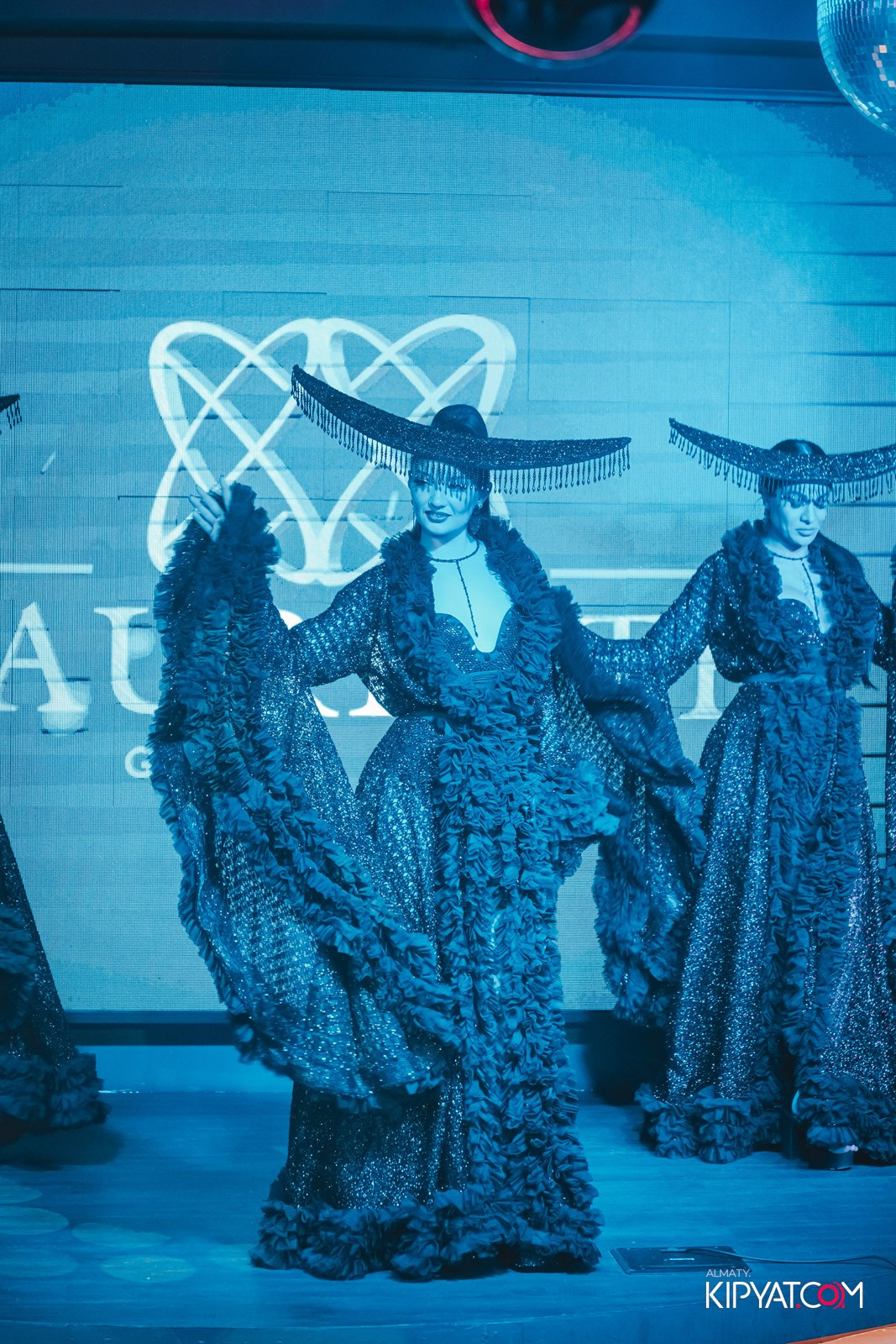 LAUREATE GRANDE CAFE. КИПЯТКОМ АЛМАТЫ!