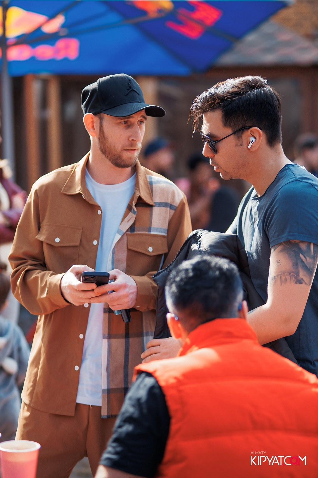 ДНЕВНОЙ РЕЙВ. КИПЯТКОМ АЛМАТЫ!