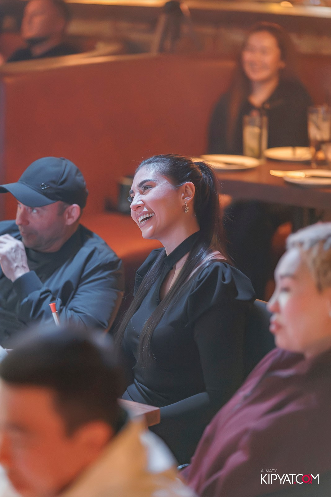 STAND UP КОНЦЕРТ АЛЕКСАНДРА МЕРКУЛЬ. КИПЯТКОМ АЛМАТЫ! Фотосъемка мероприятий в Алматы