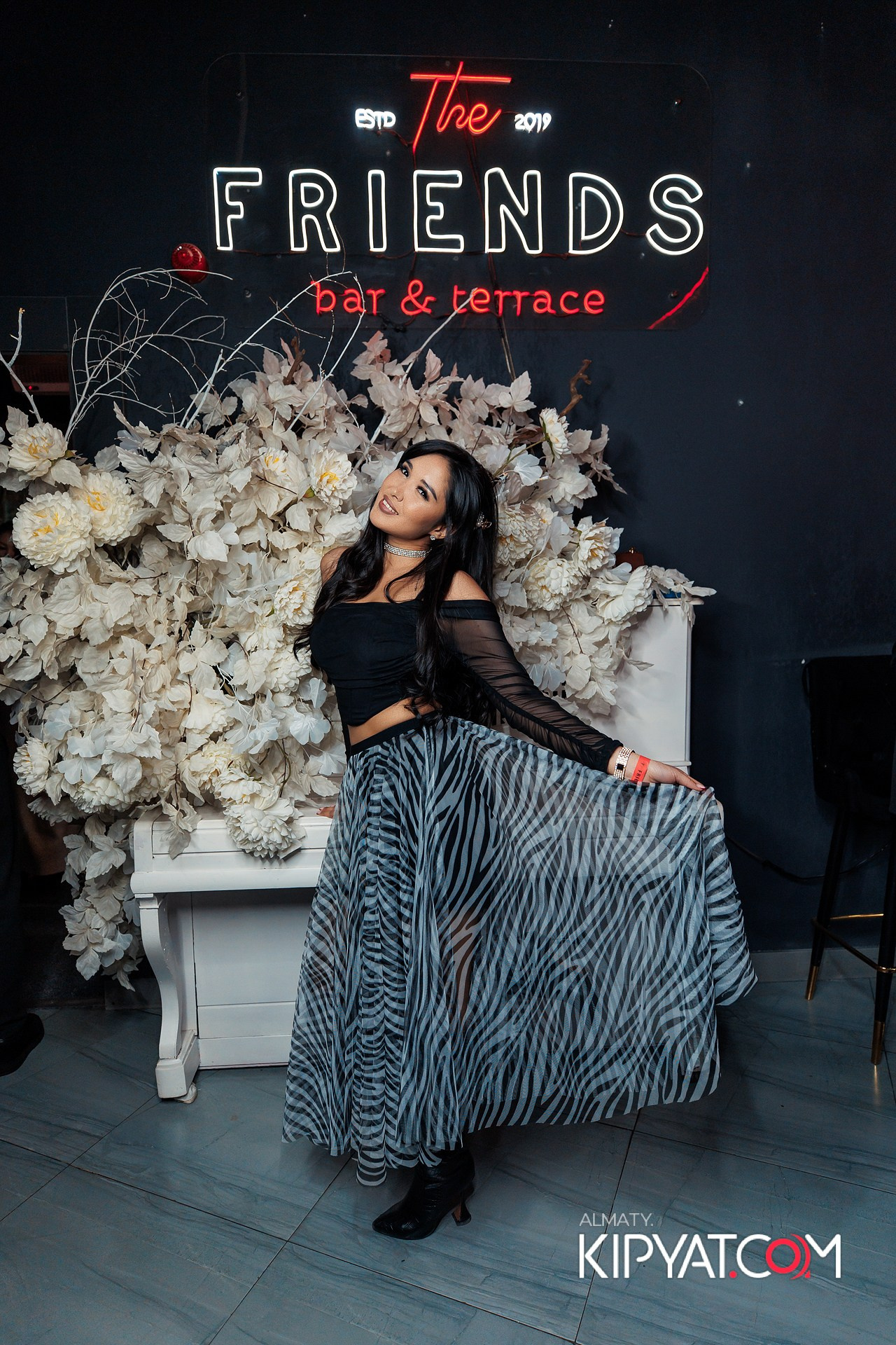 FRIENDS BAR & TERRACE. КИПЯТКОМ АЛМАТЫ!
