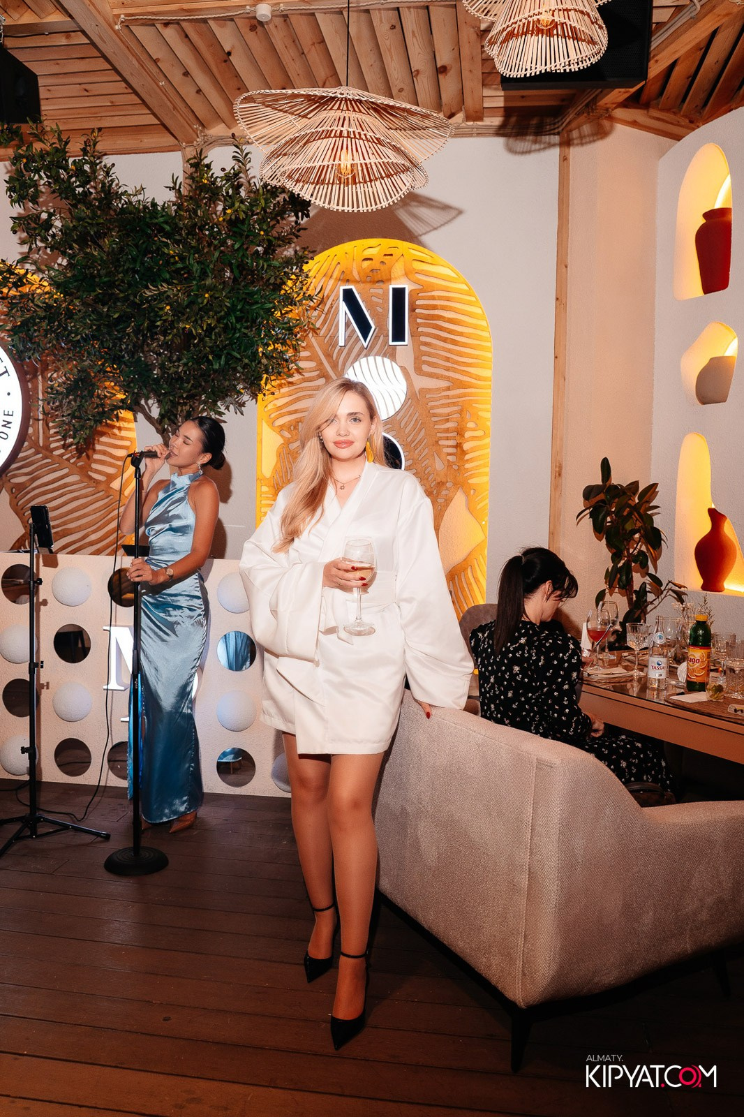 MOOD KARAOKE & TERRACE. КИПЯТКОМ АЛМАТЫ!