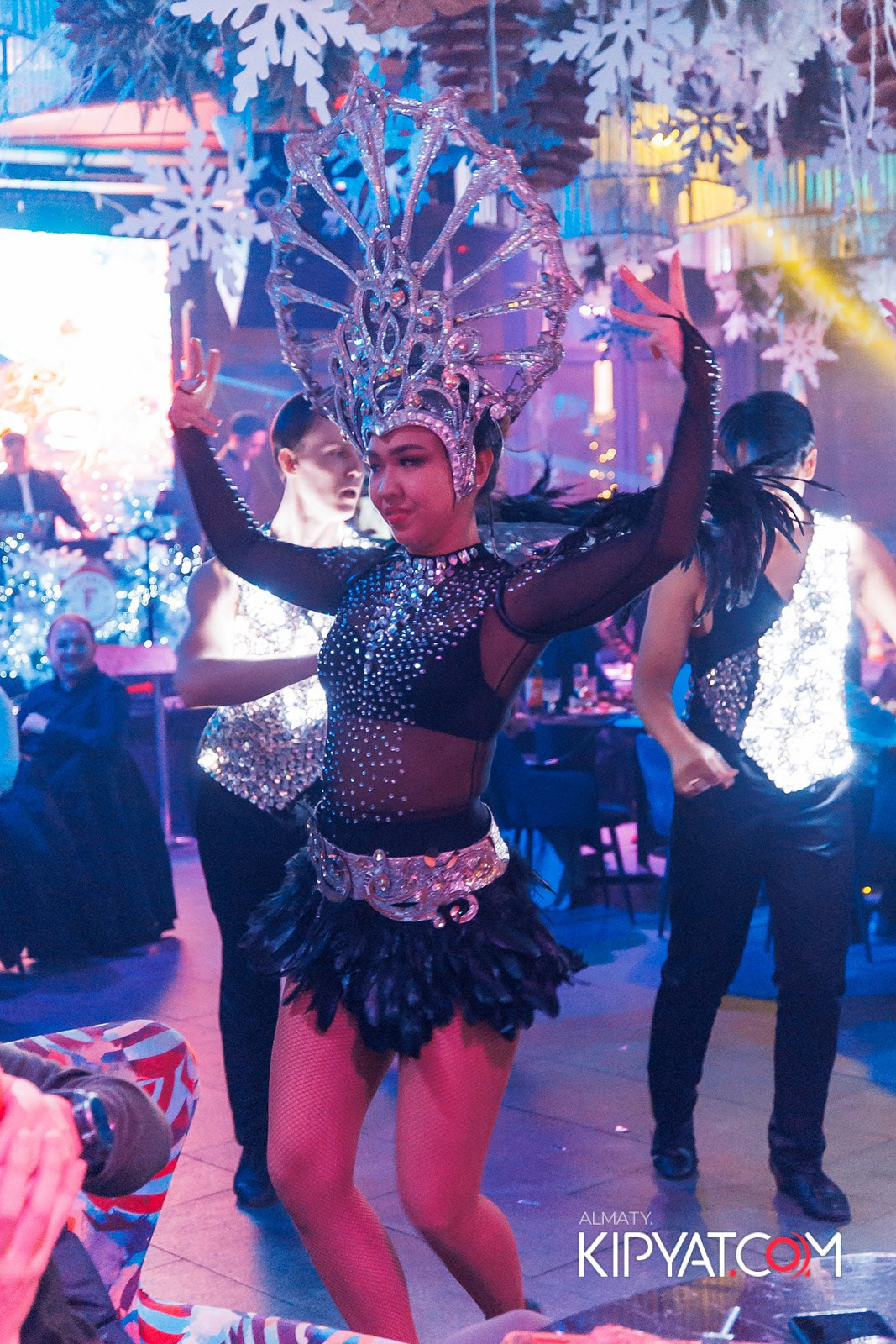 FRIENDS BAR & TERRACE. КИПЯТКОМ АЛМАТЫ!