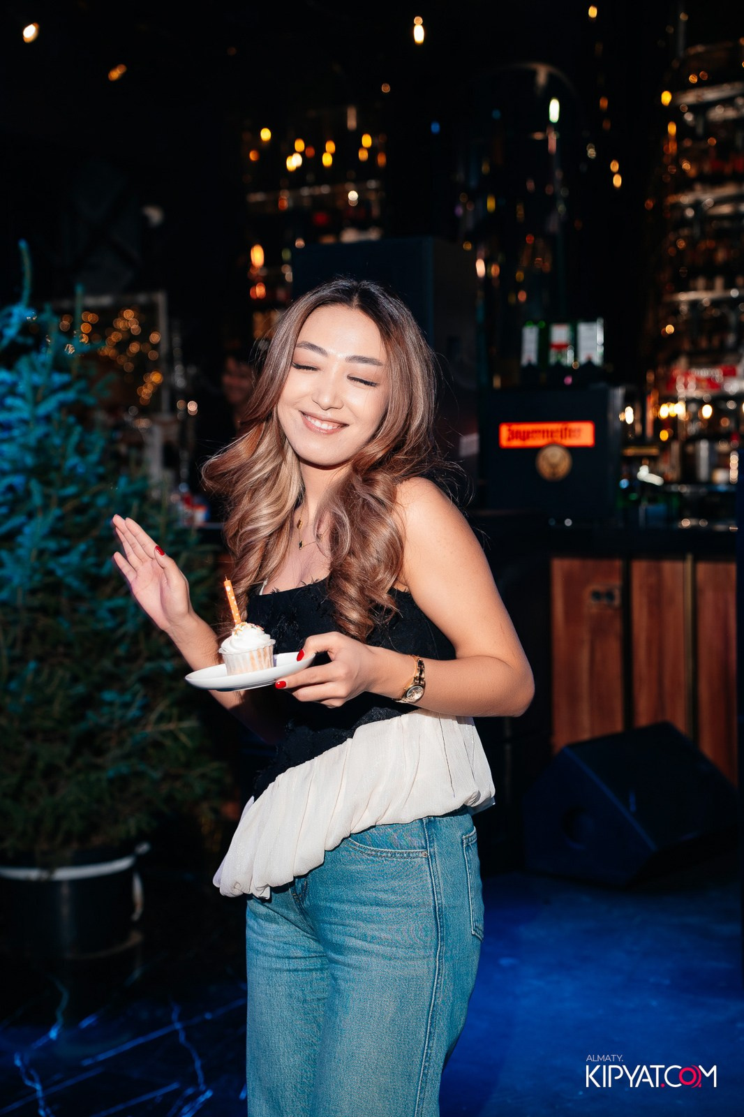 MOOD KARAOKE & TERRACE. КИПЯТКОМ АЛМАТЫ!