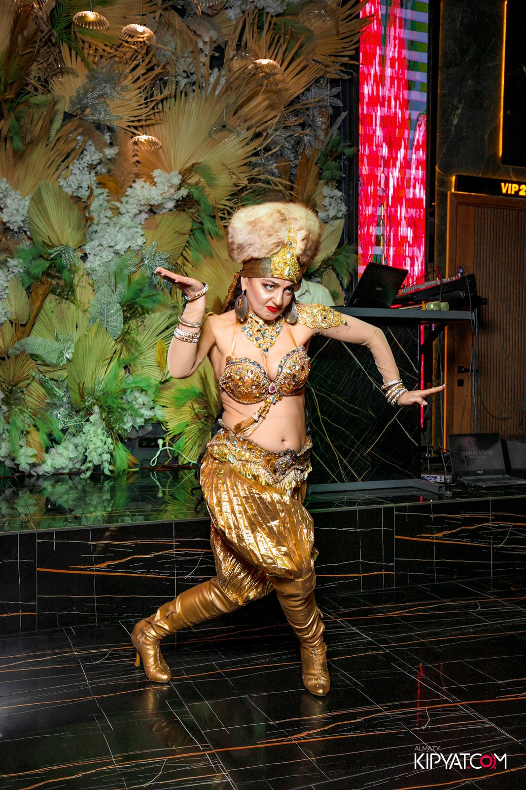 БАР ПАНАЕХАЛИ НА ДОСТЫК. КИПЯТКОМ АЛМАТЫ! Фотосъемка мероприятий в Алматы