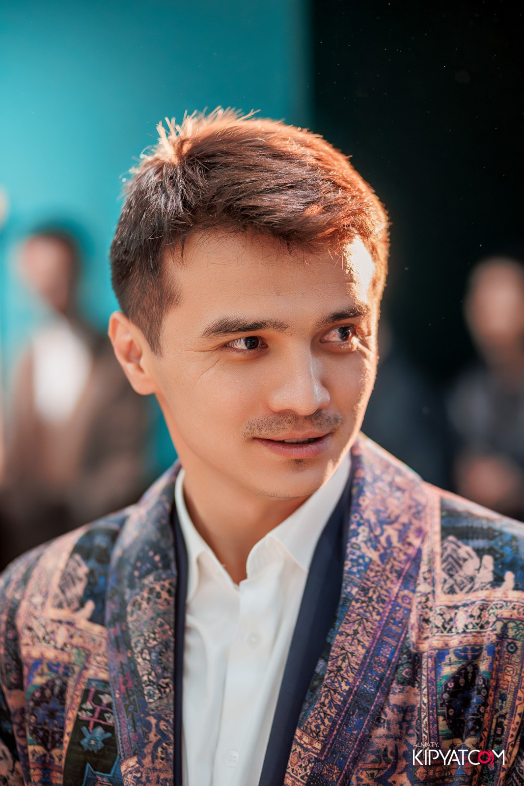 FASHION ПОКАЗ, КАЗАХСКОЙ НАЦИОНАЛЬНОЙ ОДЕЖДЫ. КИПЯТКОМ АЛМАТЫ!