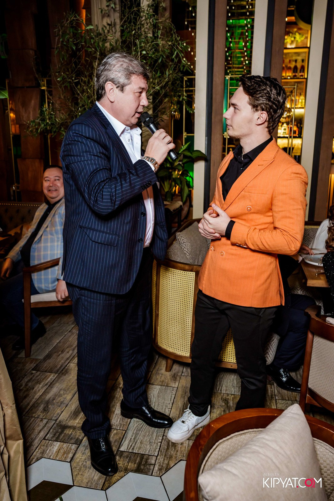 КАФЕ AGOSTO. КИПЯТКОМ АЛМАТЫ!