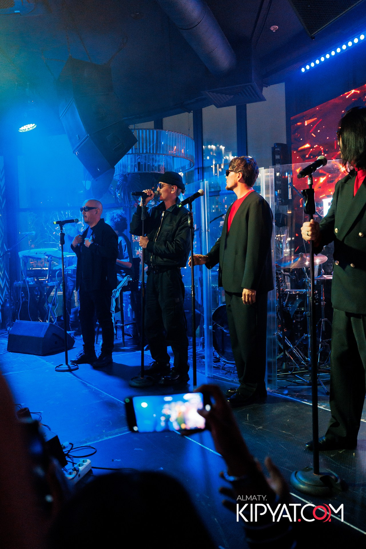 FRIENDS TERRACE & BAR. КИПЯТКОМ АЛМАТЫ!