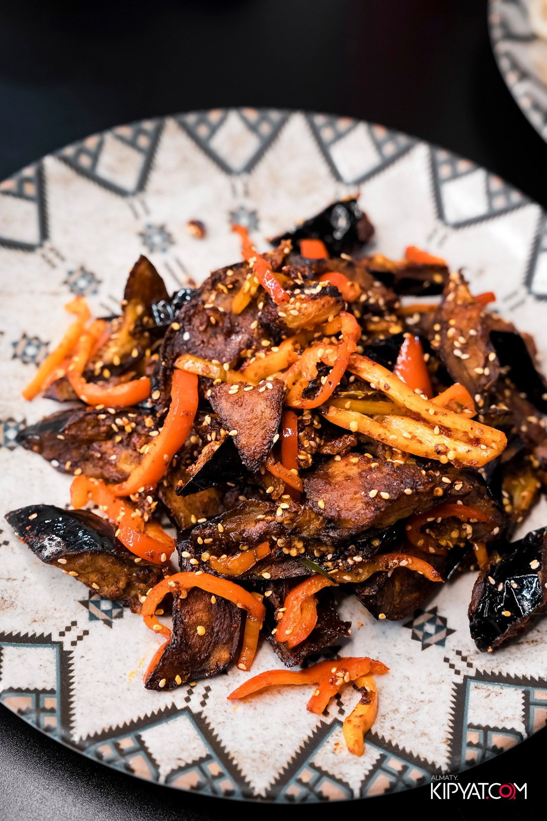 СЕМЕЙНЫЙ РЕСТОРАН BAZAAR. КИПЯТКОМ АЛМАТЫ!