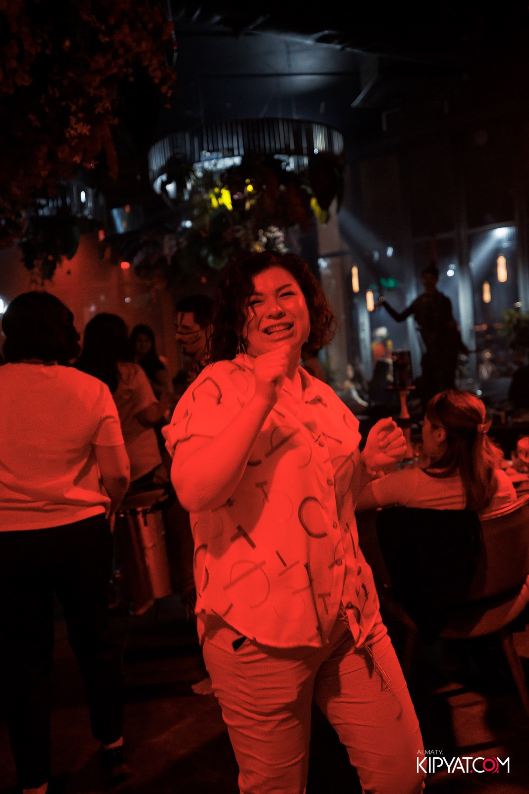 FRIENDS BAR & TERRACE. КИПЯТКОМ АЛМАТЫ!