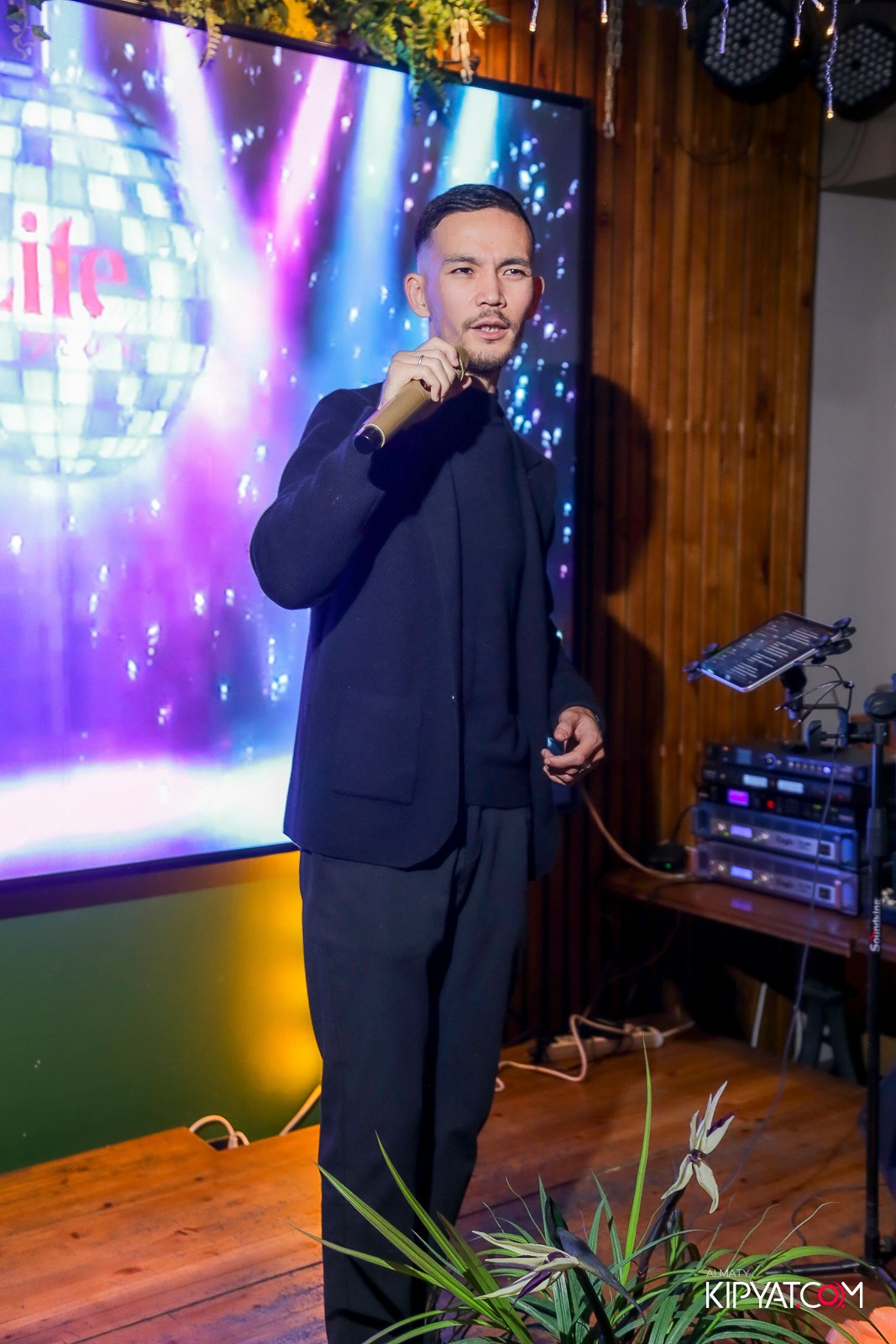 LIFE GRILL CAFE. КИПЯТКОМ АЛМАТЫ!