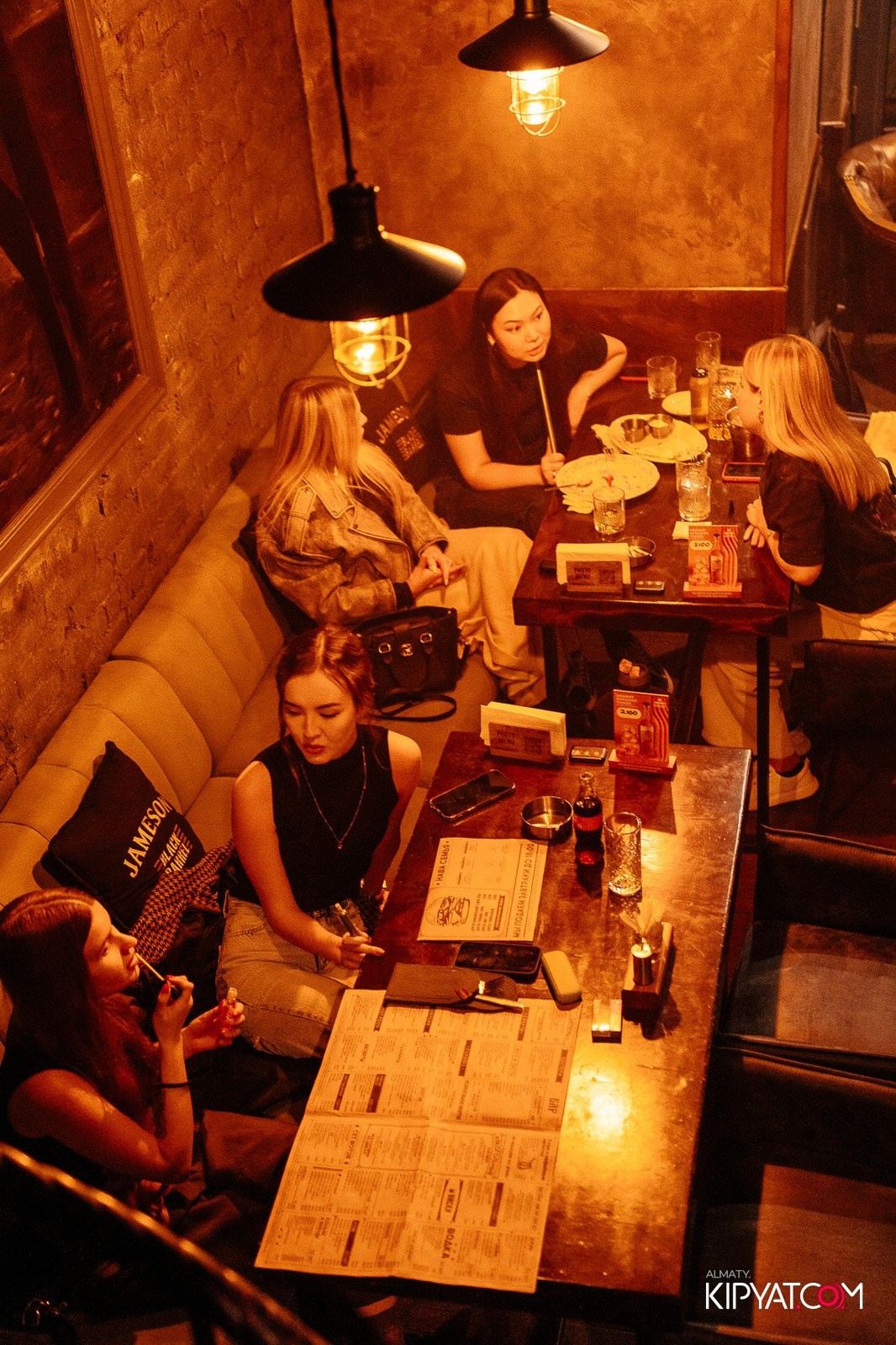 РЕСТО-БАР СКАНДАЛИСТЪ. КИПЯТКОМ АЛМАТЫ!