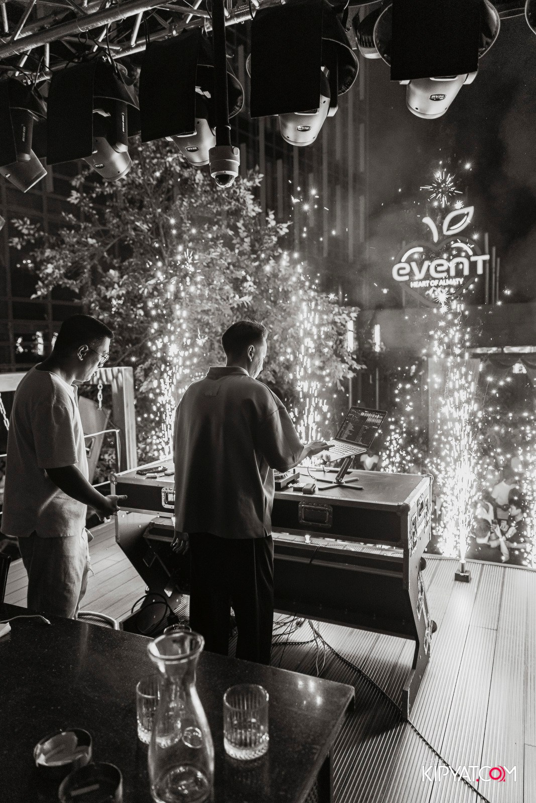 EVENT BAR. КИПЯТКОМ АЛМАТЫ!