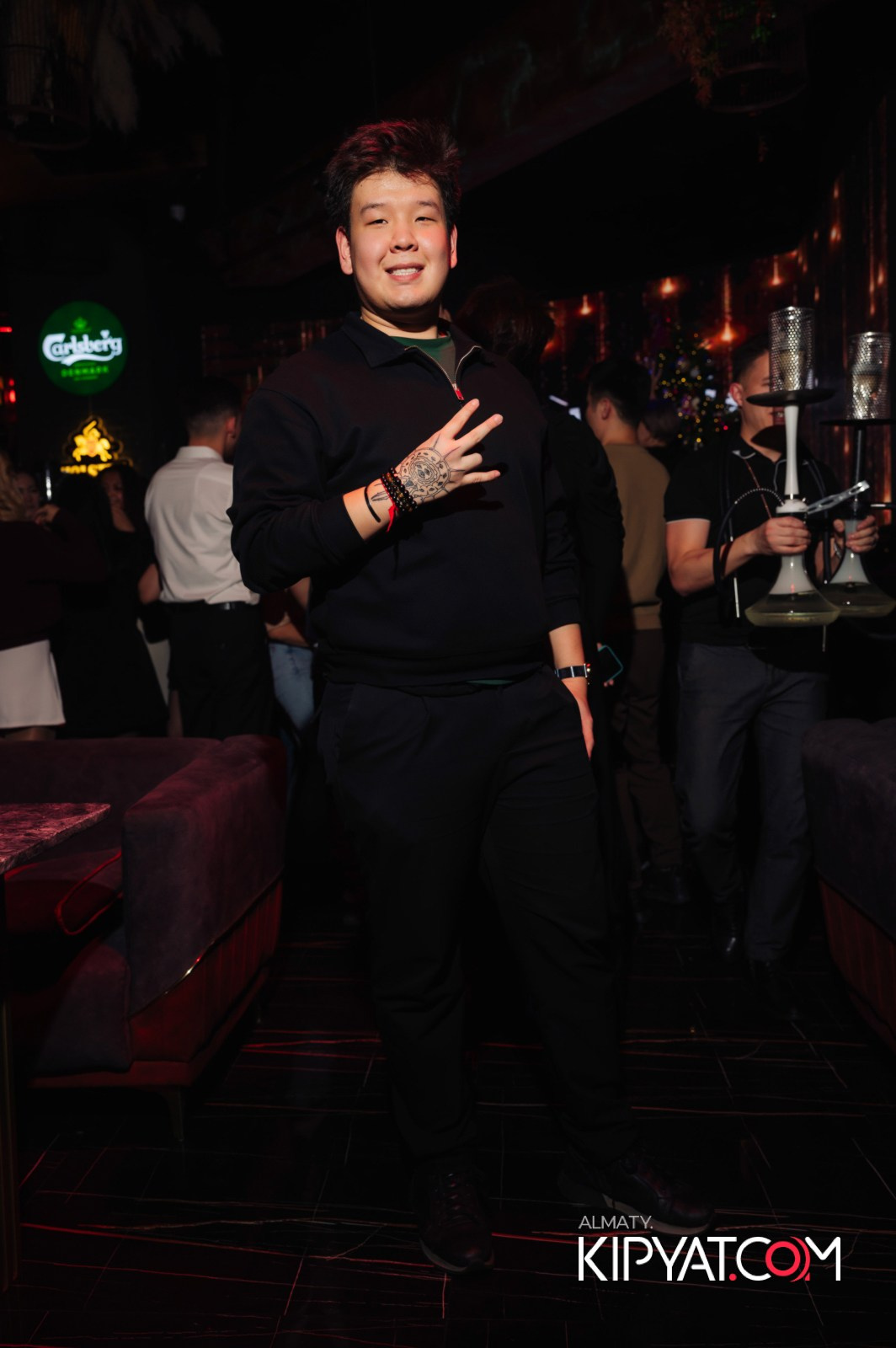 ПАНАЕХАЛИ БАР НА ТОЛЕ БИ. КИПЯТКОМ АЛМАТЫ!