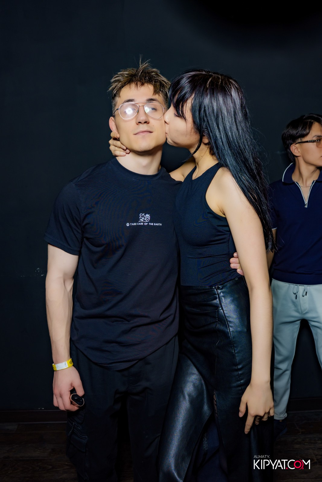 UYAT EMES BAR. КИПЯТКОМ АЛМАТЫ!