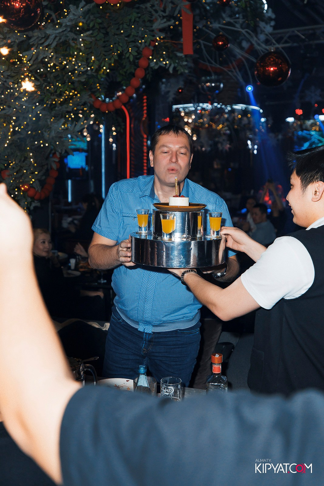 FRIENDS BAR & TERRACE. КИПЯТКОМ АЛМАТЫ! Фотосъемка мероприятий в Алматы