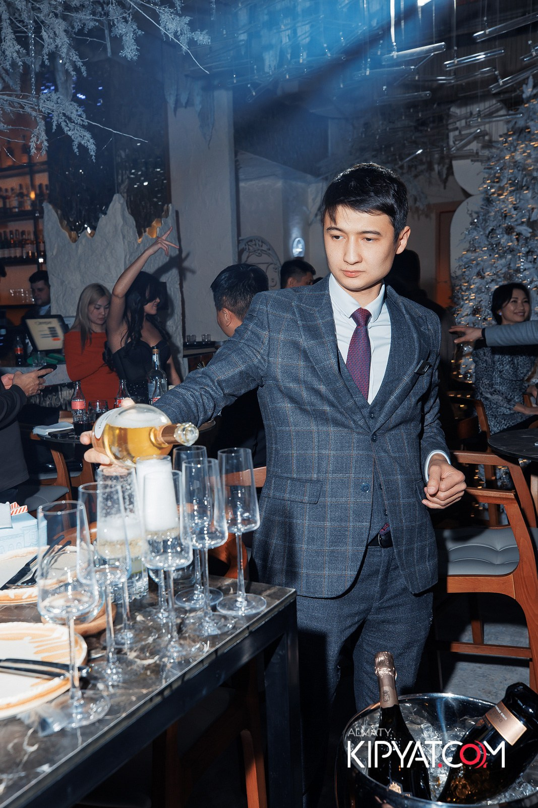 EDEN BAR & RESTAURANT. КИПЯТКОМ АЛМАТЫ!