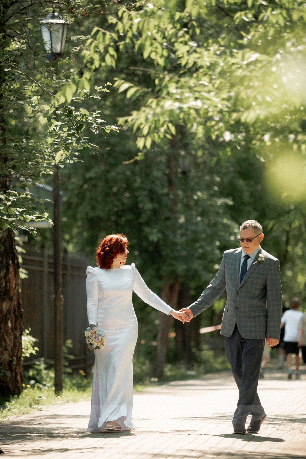 Романтический момент на свадебной фотосессии Н&А