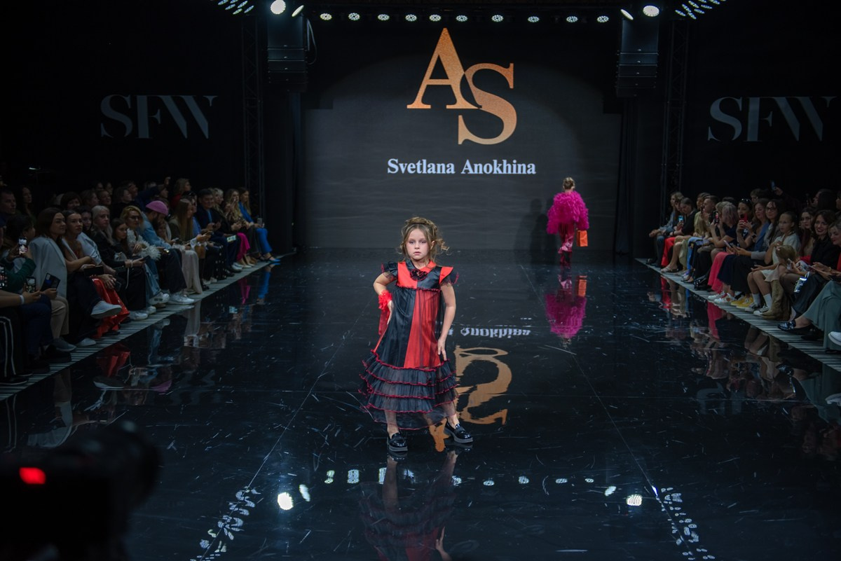 SochiFashionWeek2024 дизайнер Анохина Светлана. Семейный и коммерческий фотограф в Сочи Александр Бодунов