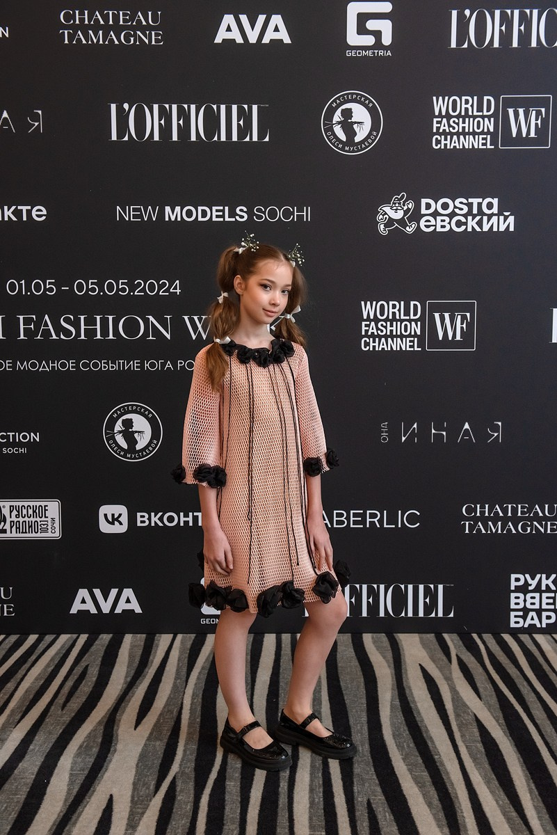 SochiFashionWeek2024 дизайнер Анохина. Семейный и коммерческий фотограф в Сочи Александр Бодунов