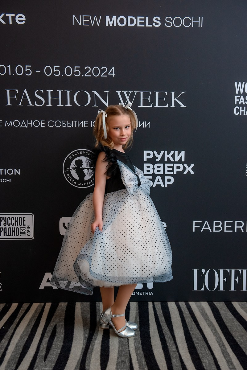 SochiFashionWeek2024 дизайнер Анохина. Семейный и коммерческий фотограф в Сочи Александр Бодунов