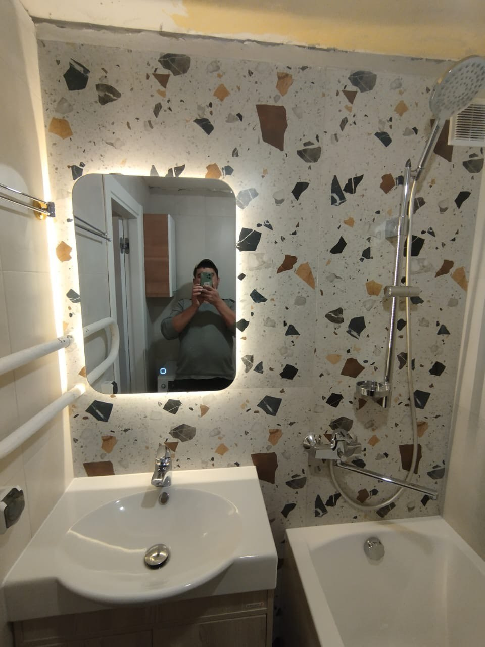 Ванная комната (ул. Кулахметова д. 15). Ремонт санузла, туалета, ванной под ключ в Казани. Укладка плитки