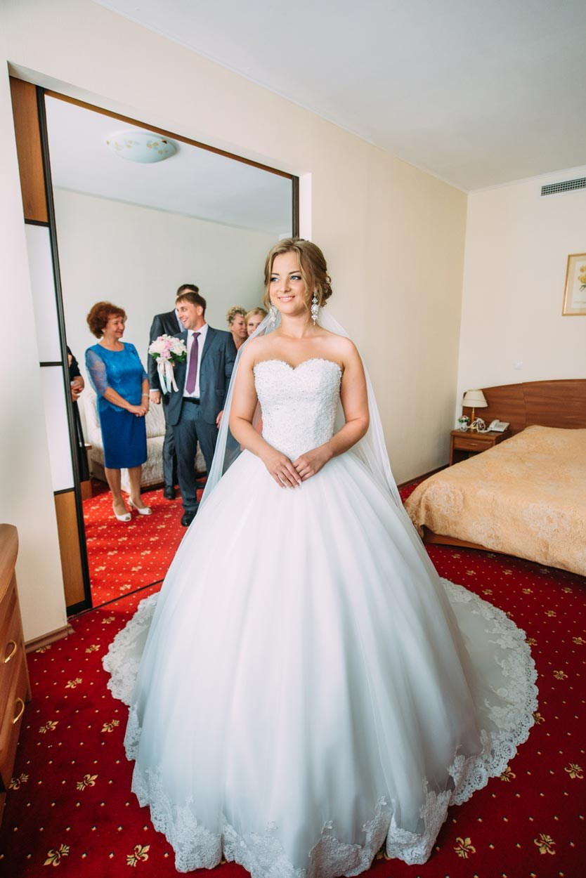 Свадебный фотограф в Иваново Александр Кондаков | Живые эмоции. Фотограф для маркетплейсов в Иваново | Съемки одежды и белья