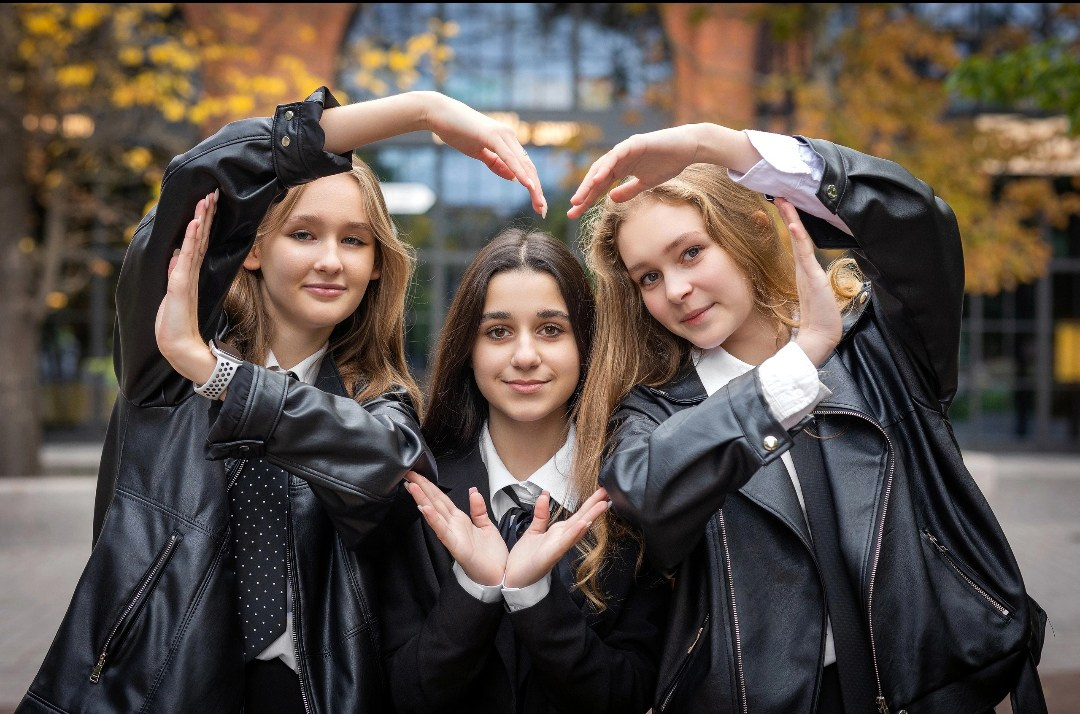 По трое-пятеро