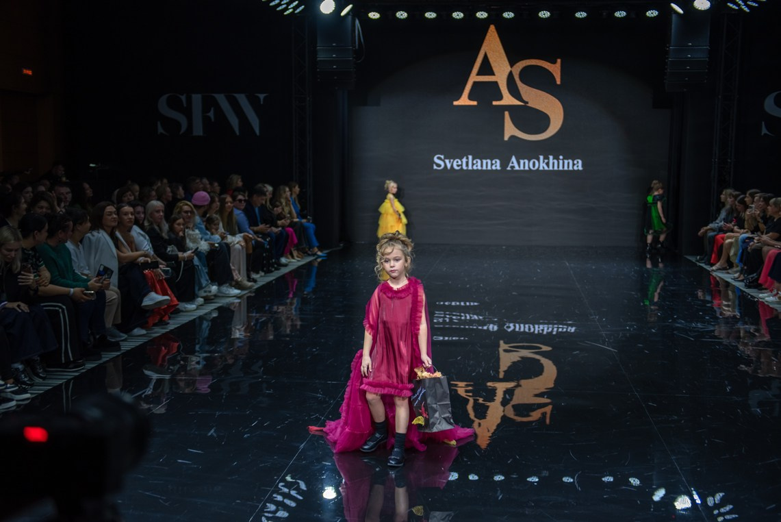 SochiFashionWeek2024 дизайнер Анохина Светлана. Семейный и коммерческий фотограф в Сочи Александр Бодунов