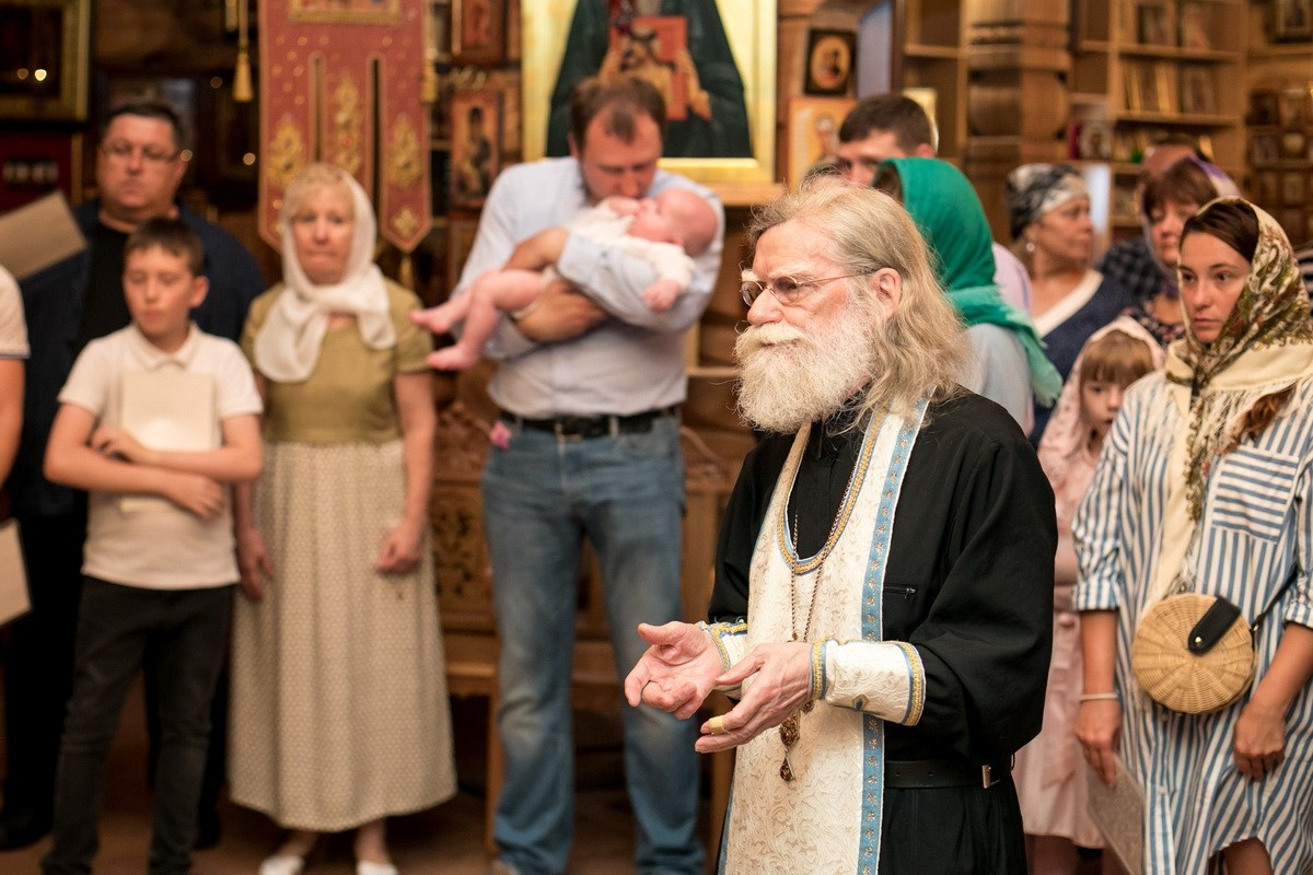 Крещение Храм всех Русских святых. п.Сосново. Фотограф на крещение в Санкт Петербурге