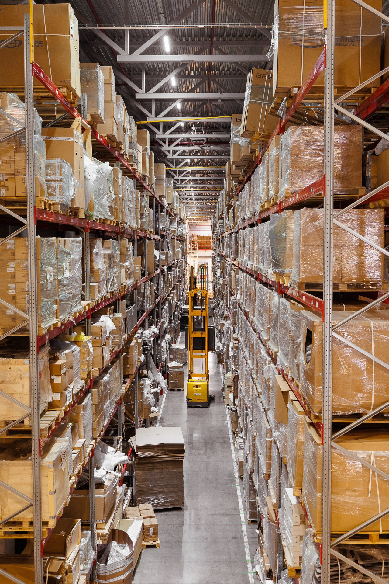 Склад. Фотосъёмка для бизнеса — предметное фото, репортаж с мероприятий, портреты людей, съёмка интерьера и экстерьера