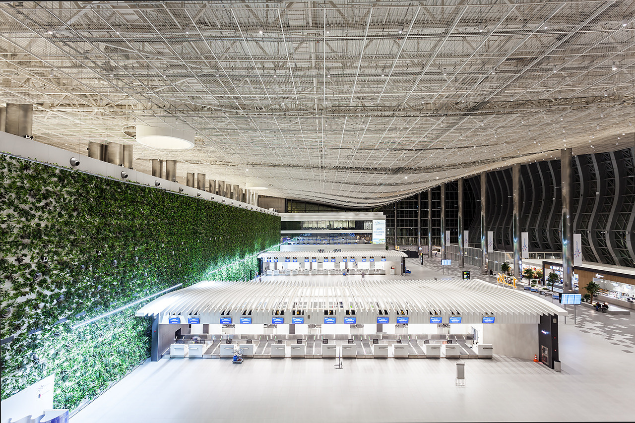 Международный аэропорт Симферополь. Профессиональный Фотограф в Москве Андрей Славнов