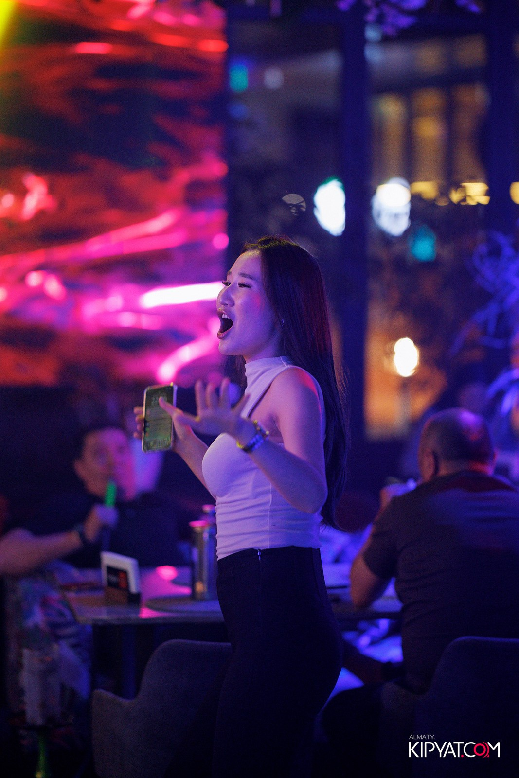 FRIENDS BAR & TERRACE. КИПЯТКОМ АЛМАТЫ! Фотосъемка мероприятий в Алматы