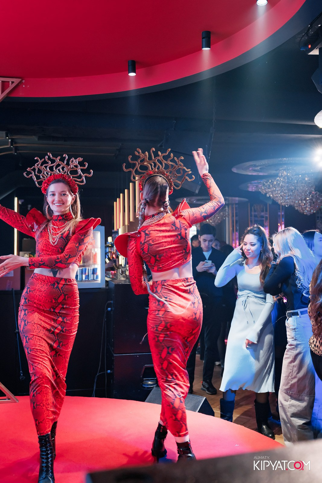 ЗАЯ, НА БИС. КИПЯТКОМ АЛМАТЫ!