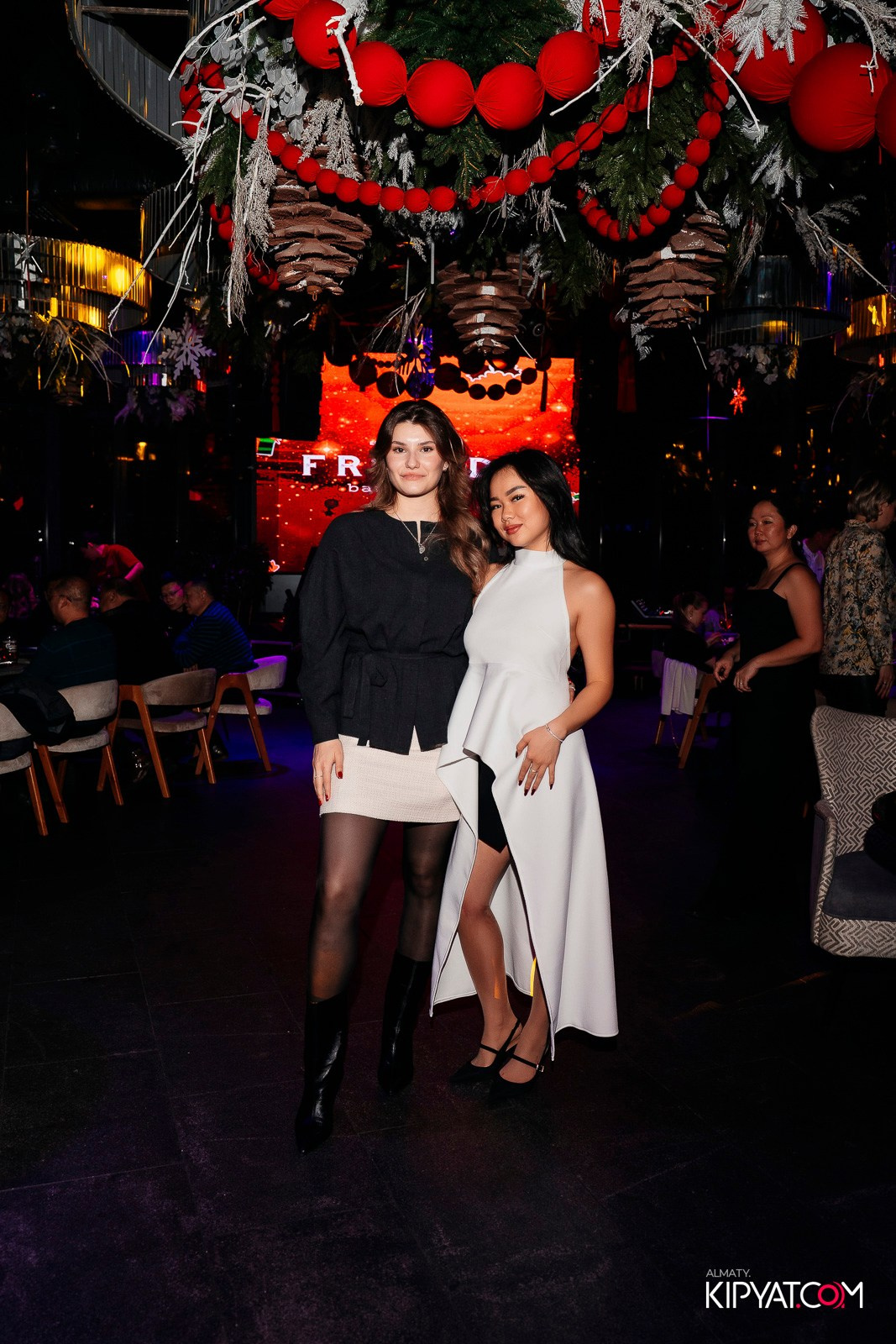 FRIENDS BAR & TERRACE. КИПЯТКОМ АЛМАТЫ! Фотосъемка мероприятий в Алматы